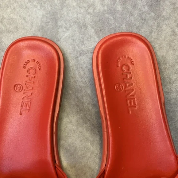 Chanel Cherry Red Patent Leather CC Slides Slipper Sandal Shoes Sz. 39.5 - Picture 5 of 9